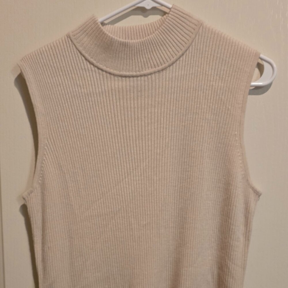 Professional mock neck sleeveless sweater Sz XL-Cream